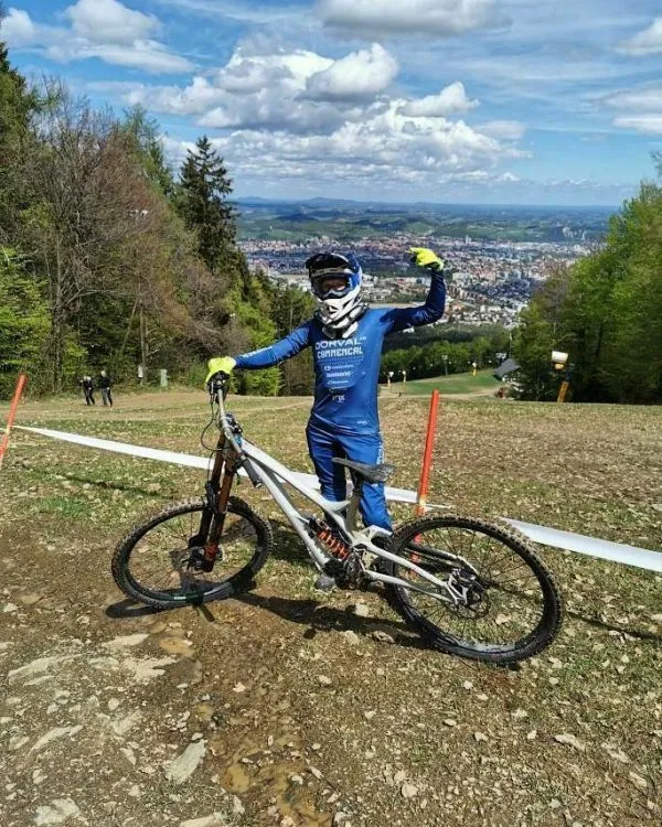 Ko poni očara Moni, dirka