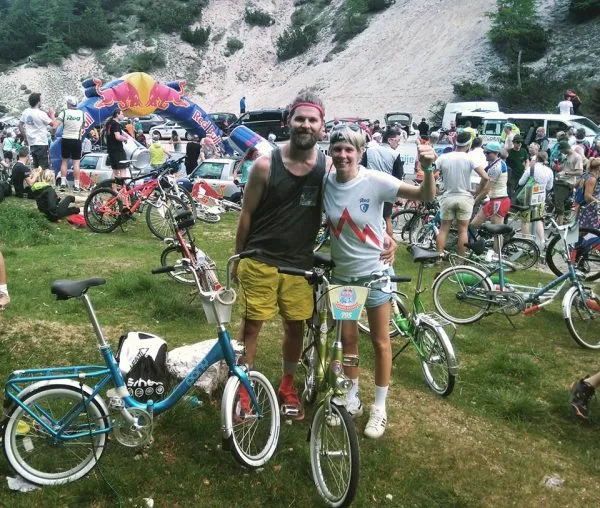 Ko poni očara Moni, gore